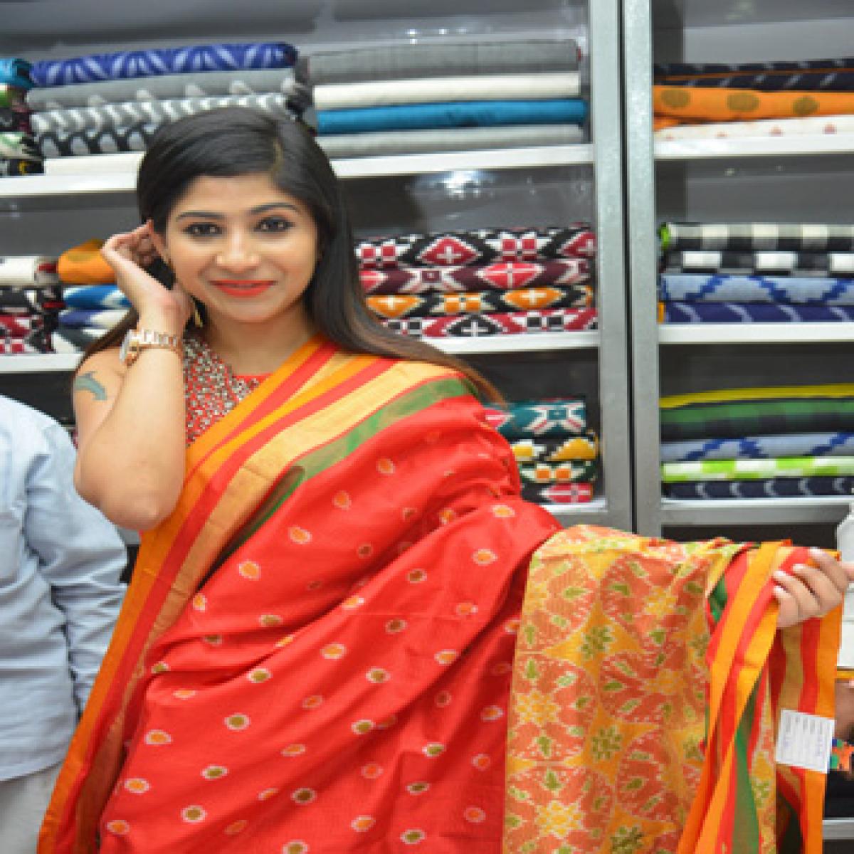Handloom Park launches Pochampally IKAT showroom