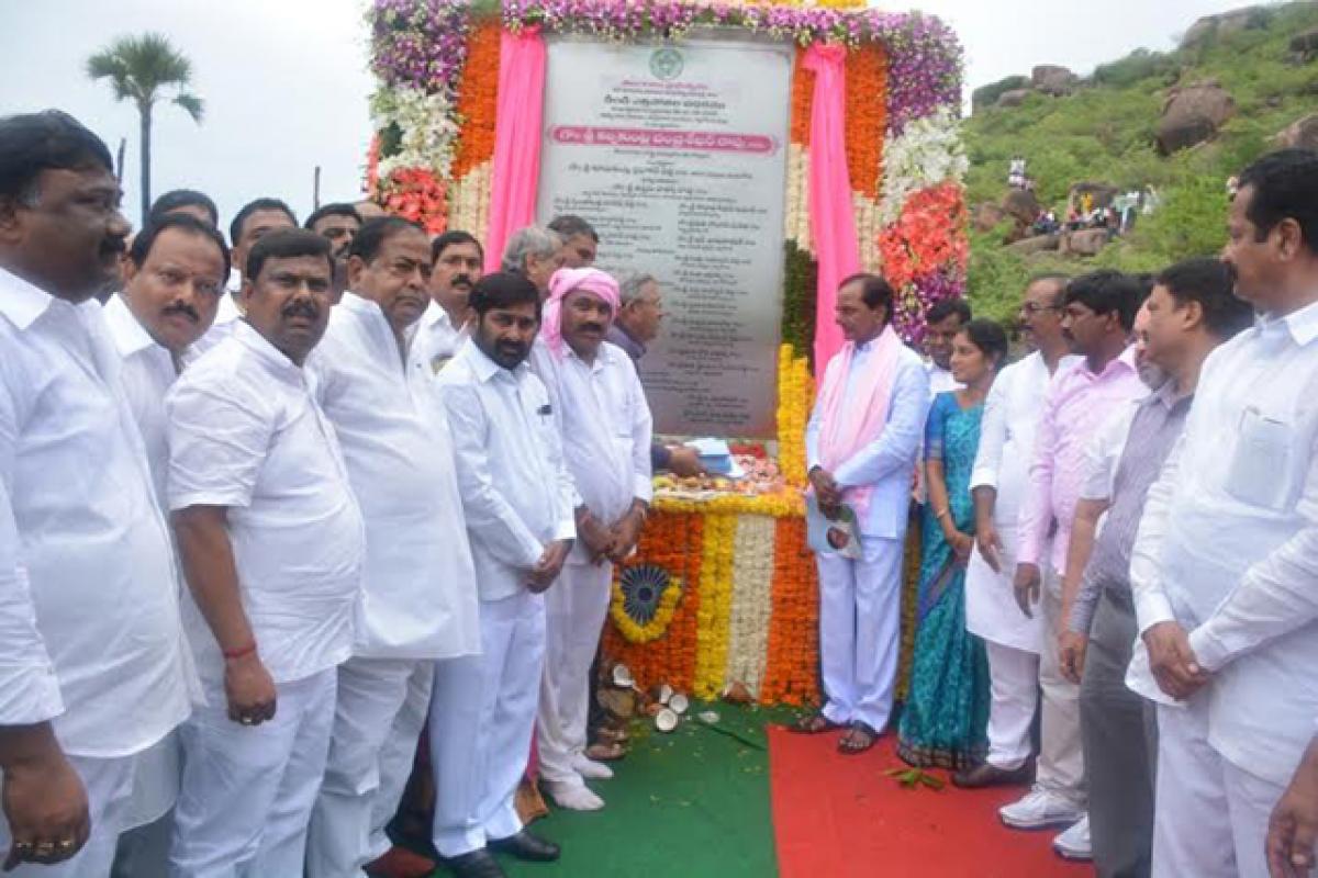 Dindi project at any cost: KCR