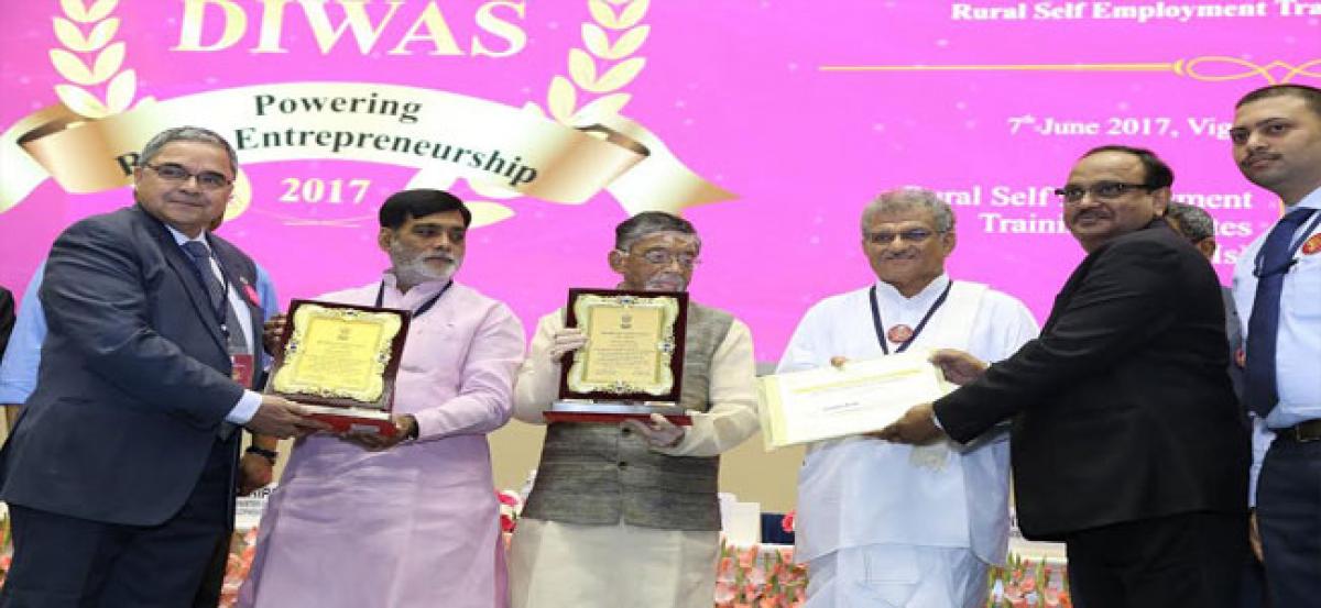 Andhra Bank bags award in rural self-employment training