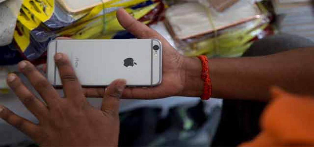 Apple seeks sops to make iPhones in India
