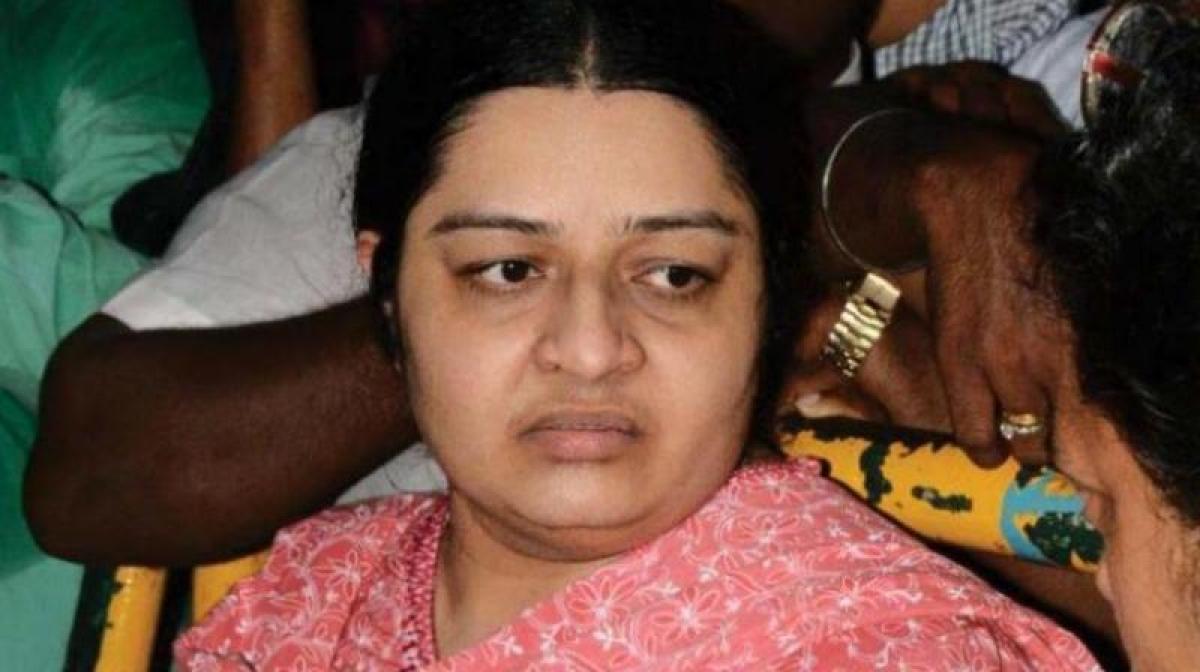 Sasikala’s husband hopes Jayalalithaas niece Deepa Jayakumar would join AIADMK