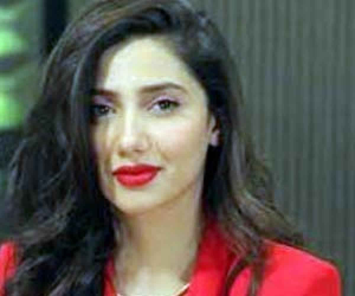 Raees taught Mahira Khan to dance freely