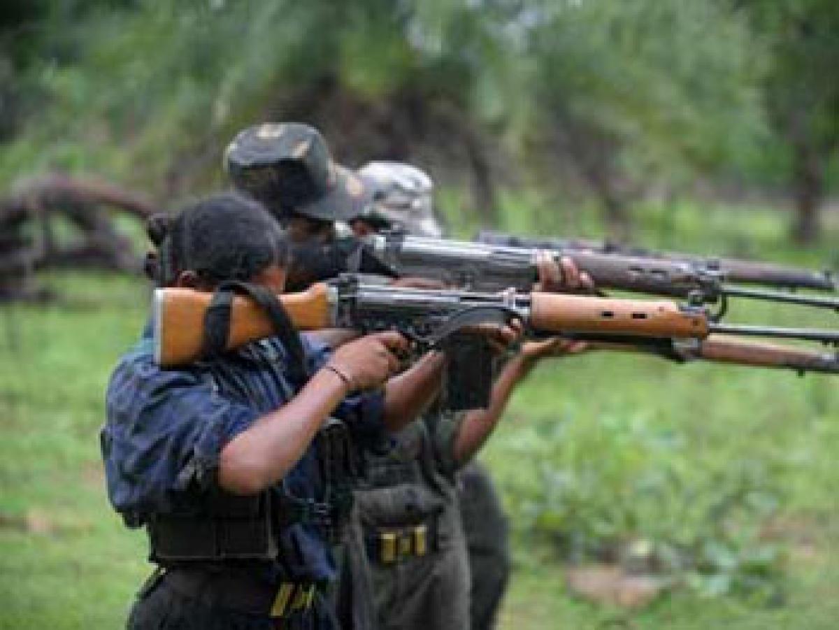 Five security men hurt in Naxal ambush