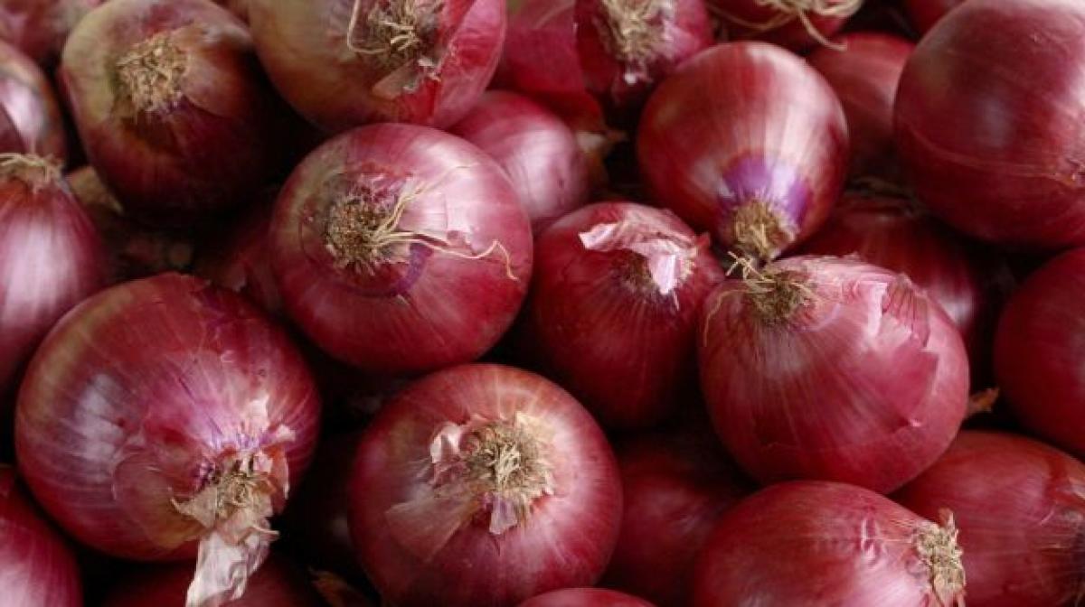 Onion prices may breach Rs 100/kg mark