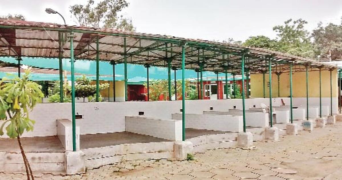 Once a bustling market placeit now wears a deserted look