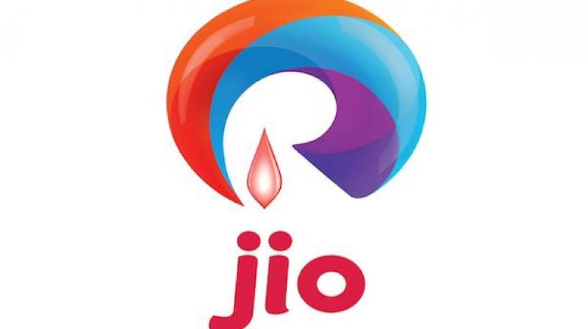 RJio free offer violates TRAI tariff orders: Vodafone to Delhi HC