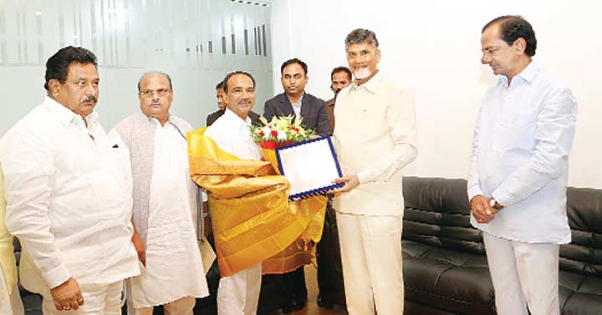 KCR relishes Andhra delicacies