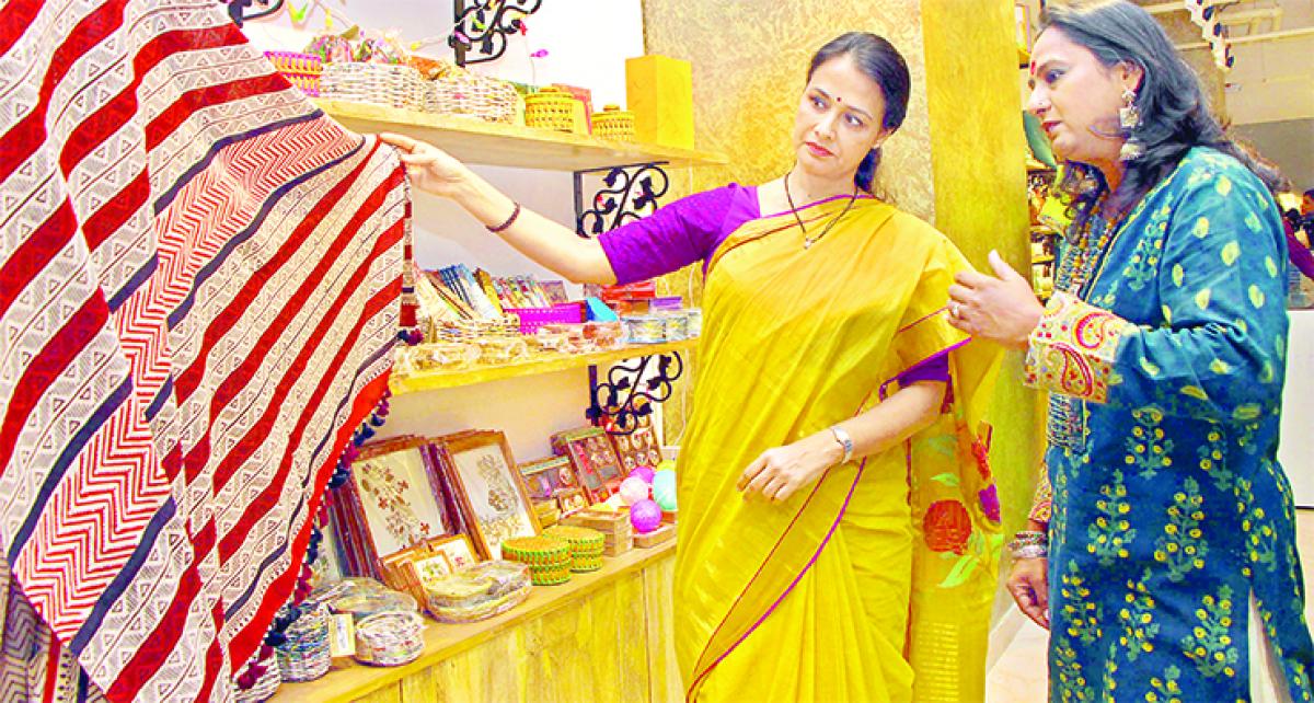 Amala Akkineni launches Samprada, a handloom store