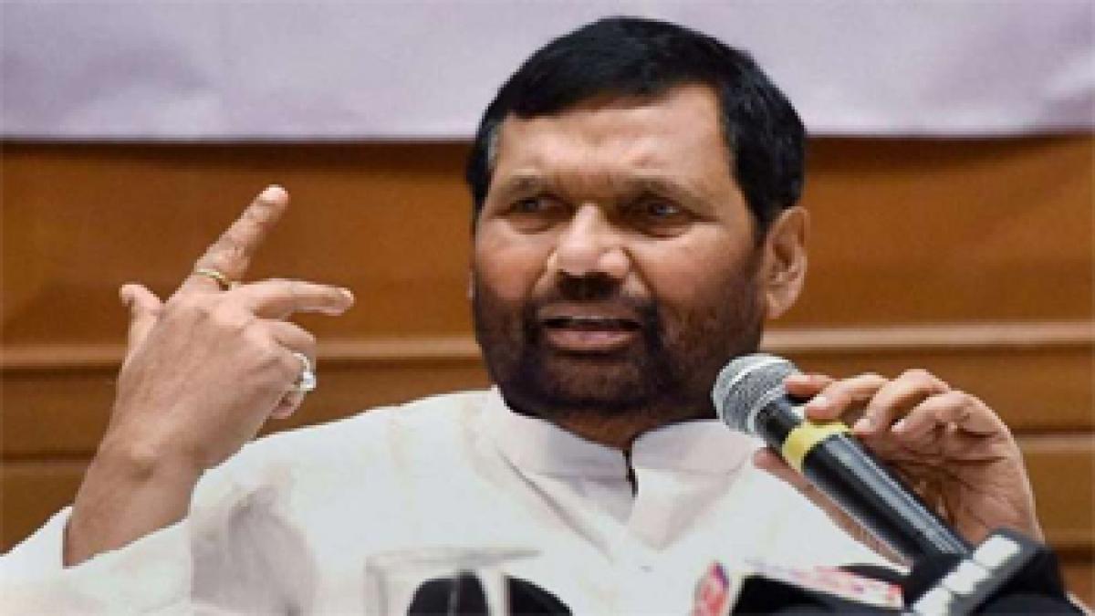 Centre bears the cost of subsidised rice, states run away with credit: Paswan