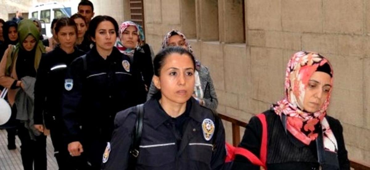 1000 people detained in Turkey for alleged links to US-based cleric Fethullah Gulen, failed coup