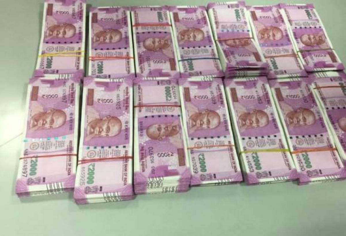 Bengaluru: ED seizes Rs 93 lakh in new currency, seven arrested