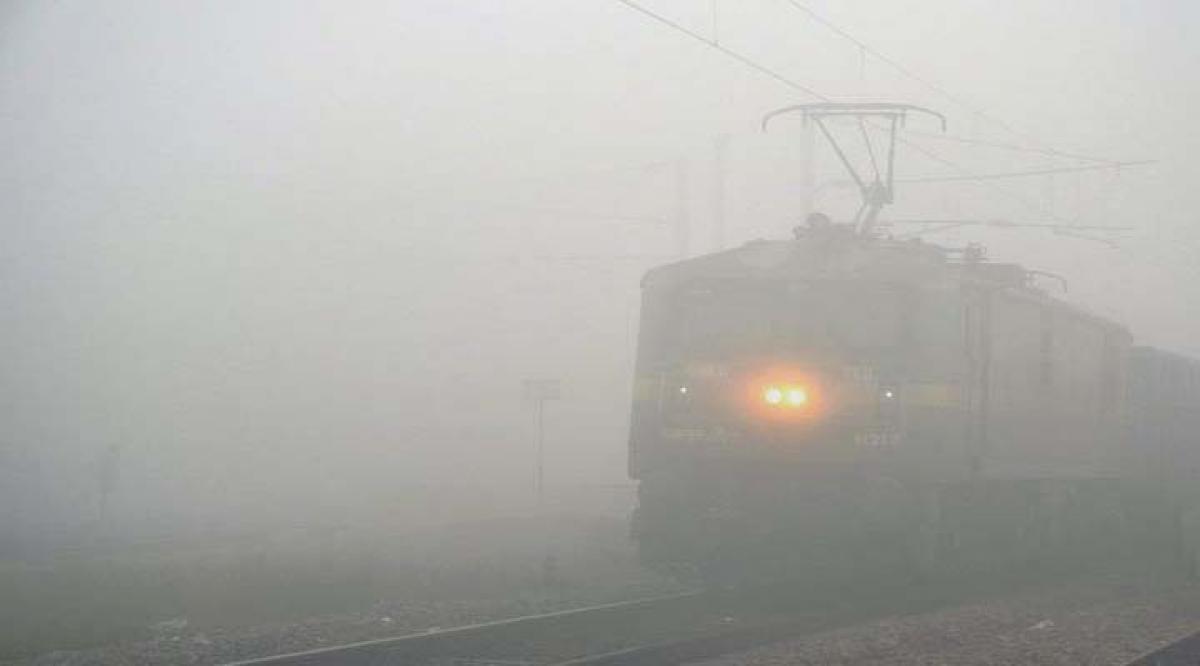Fog in North India cancels 71 trains