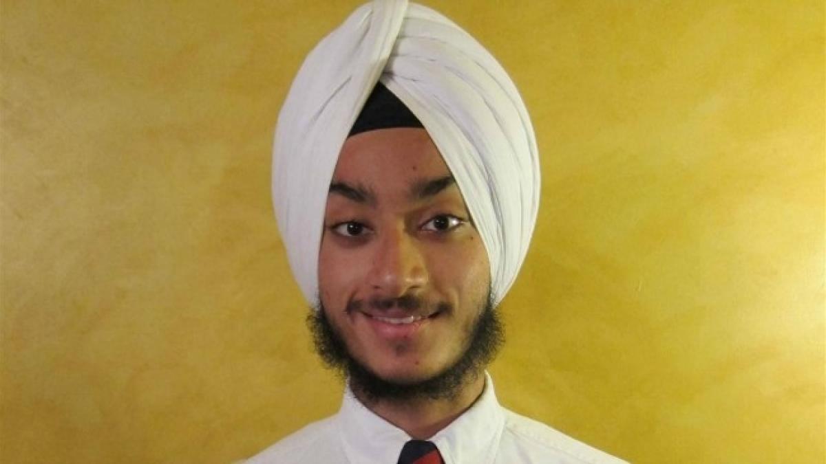 US airport authorities force Sikh American to remove turban