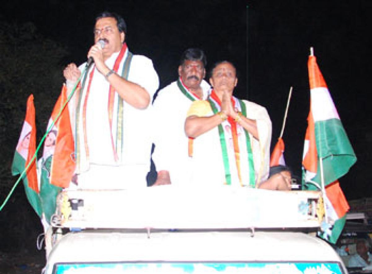 YSRCP helping TRS: Congress