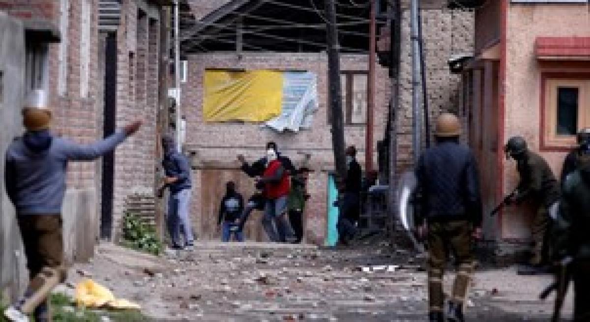 Six die as violence mars polling in Kashmir