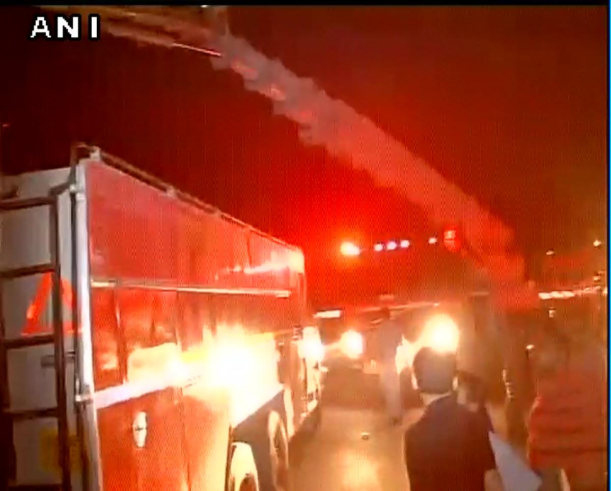 Fire at Kashmiri Gate aread