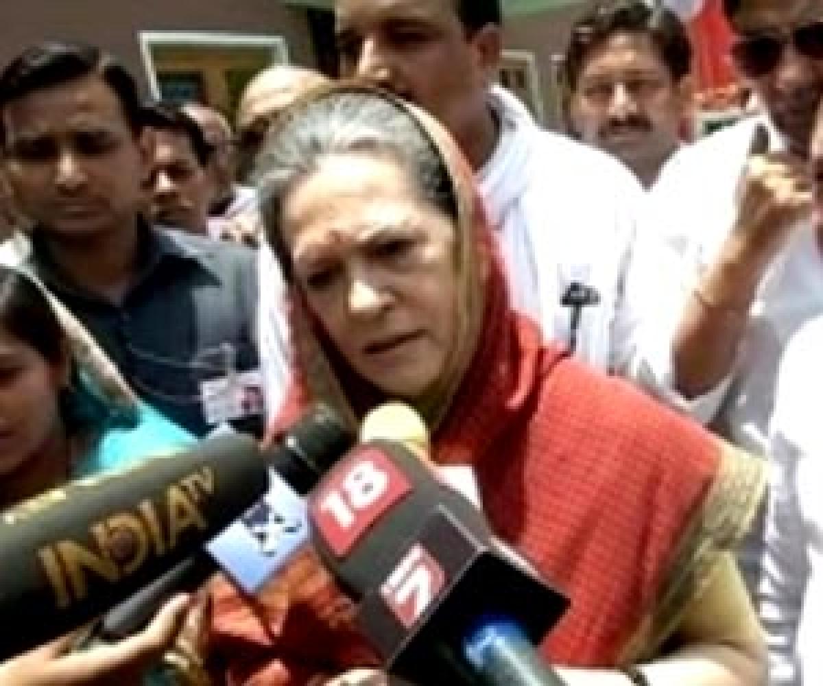 Sonia Gandhi condoles demise of veteran journalist Katyal