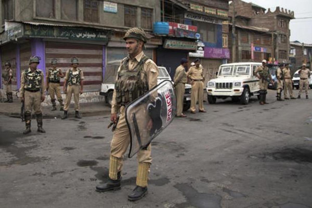 Curfew once again imposed amongst fresh protests in Kashmir