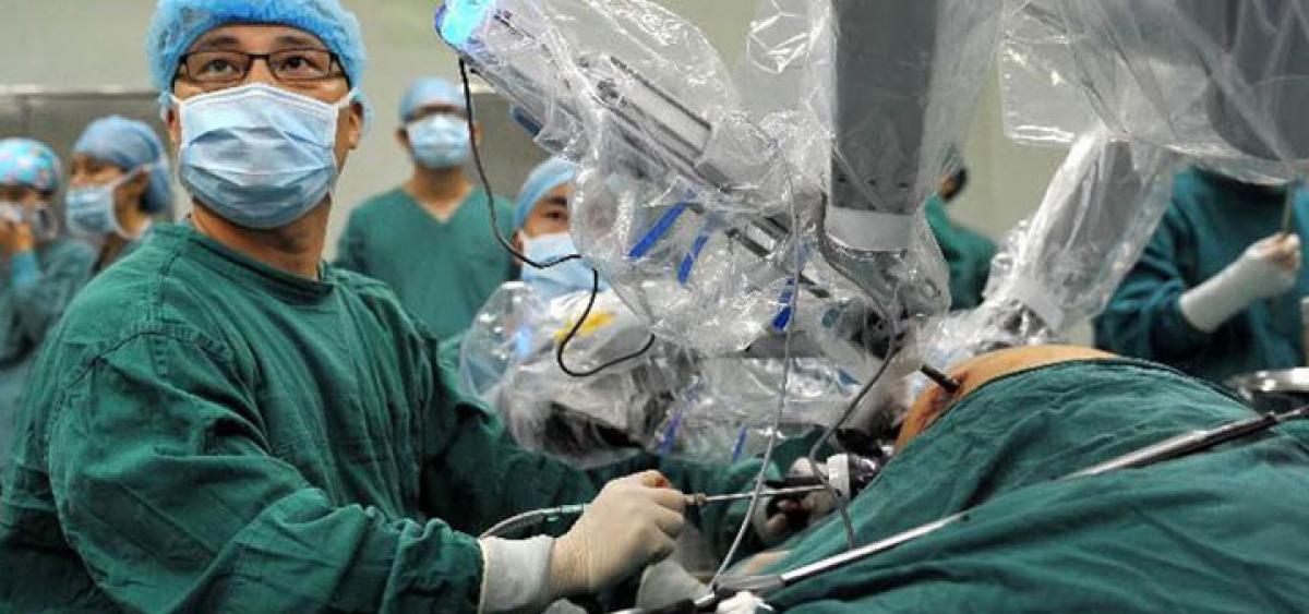 Robot performs first kidney surgery in China