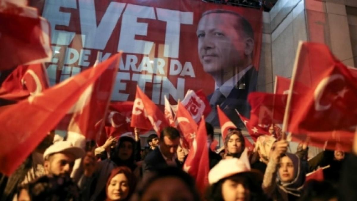 Left Leaning Website Chief Editor Detained In Turkey After Yes Vote