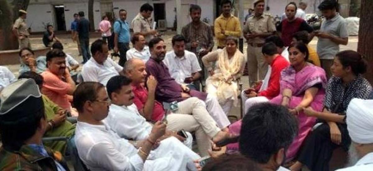 Sisodia, 51 AAP MLAs arrested, released