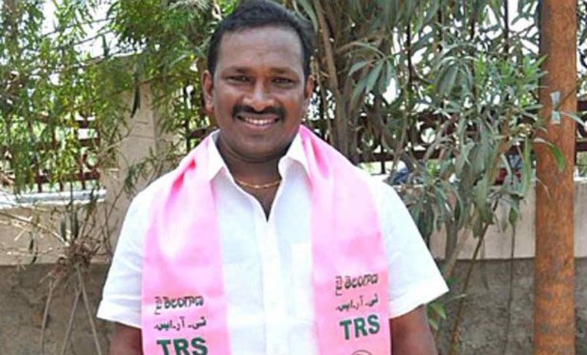 TRS leader Pasunuri Dayakar takes MP oath in Telugu at Lok Sabha