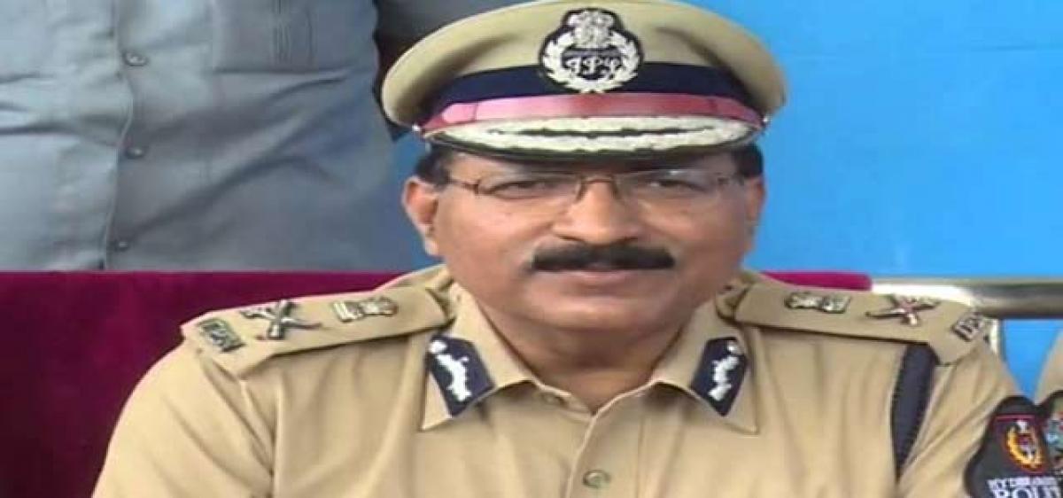 Maintain decency at NY bashes: Hyderabad police chief