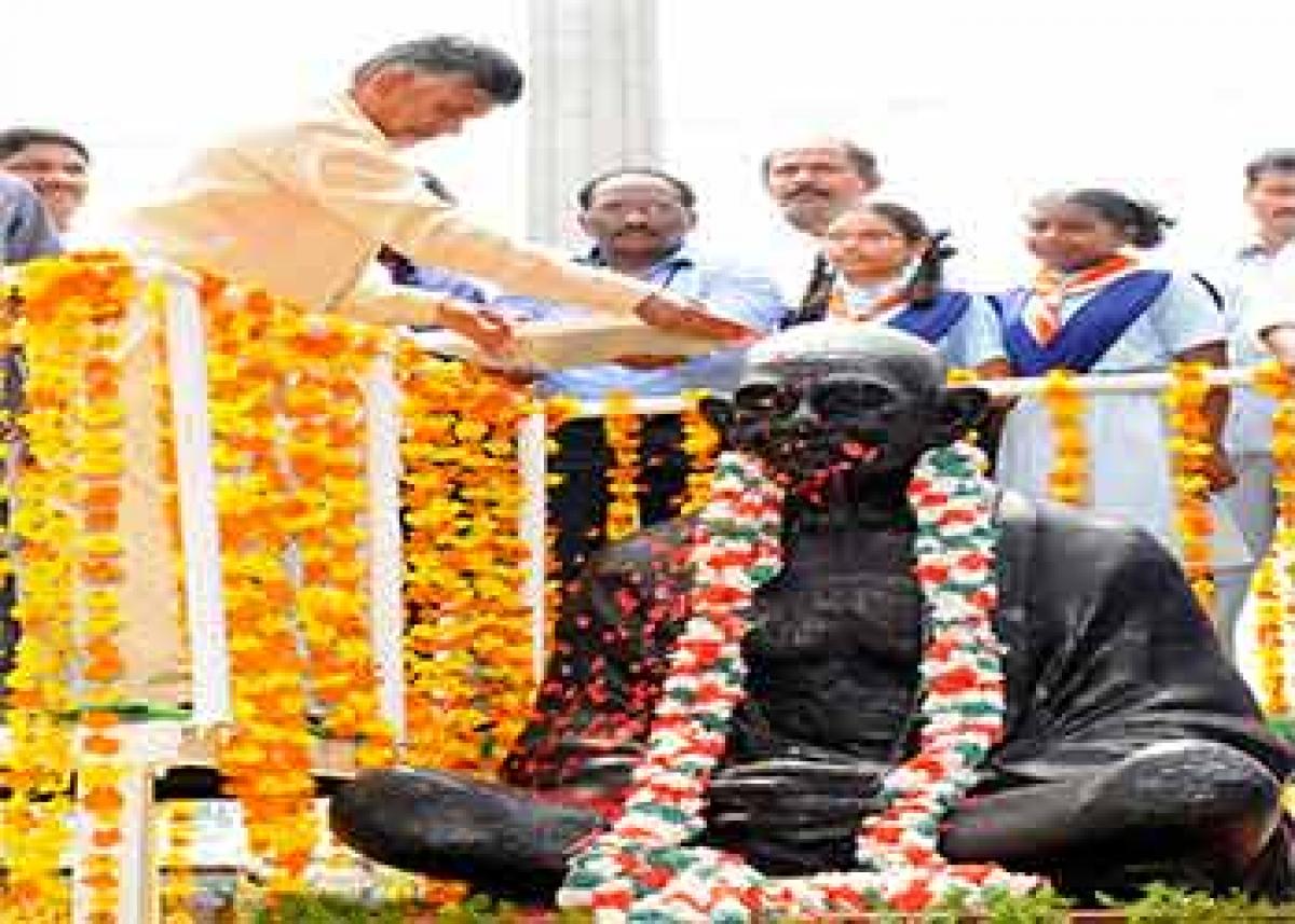 Naidu urges people to emulate Gandhi