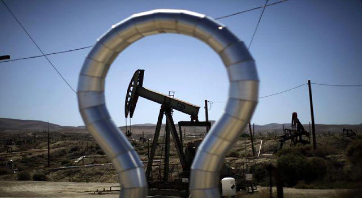 A stubborn oil glut despite OPEC cuts