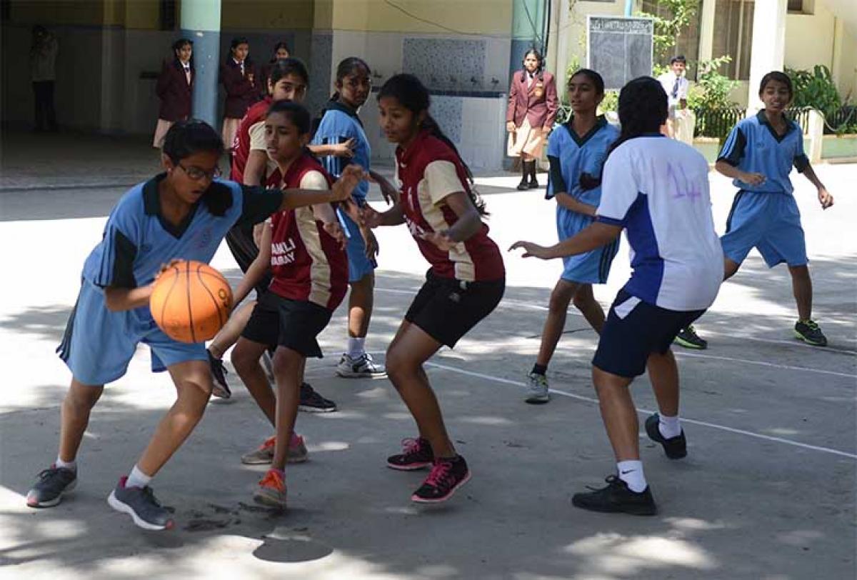 St Paul’s basketball tourney gets off to a thrilling start