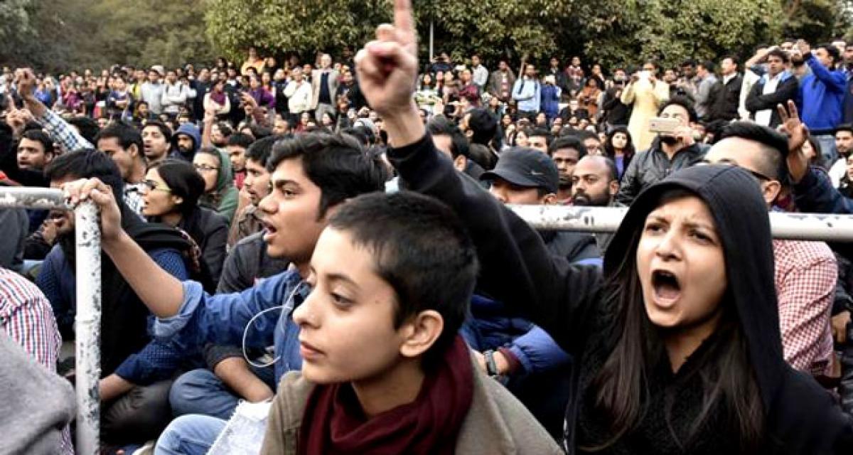 JNU row: Protestors raise slogans demanding varsity shutdown