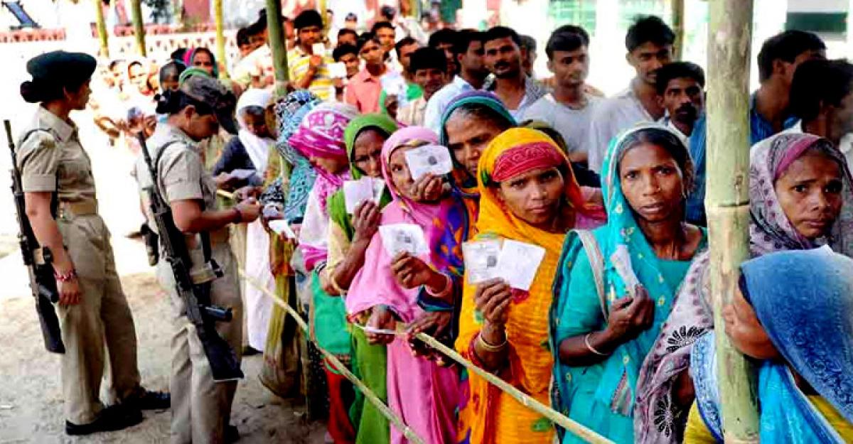 Voters defy Maoists, cast ballot in Bihars second phase