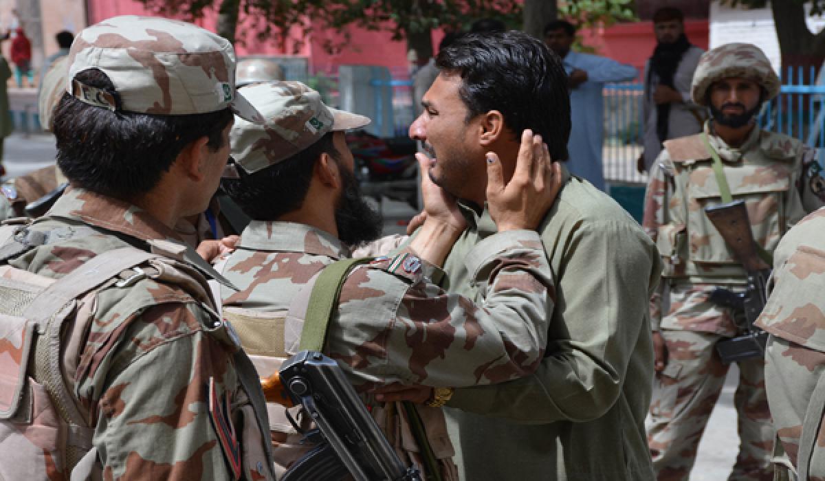 Pakistan Blast injures 12 and leaving many others in distressed