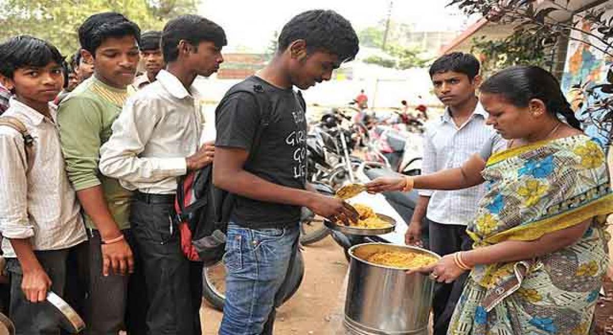 Promise of midday meal in colleges yet to be fulfilled