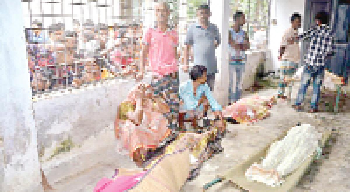 25 people killed in Bangla stampede
