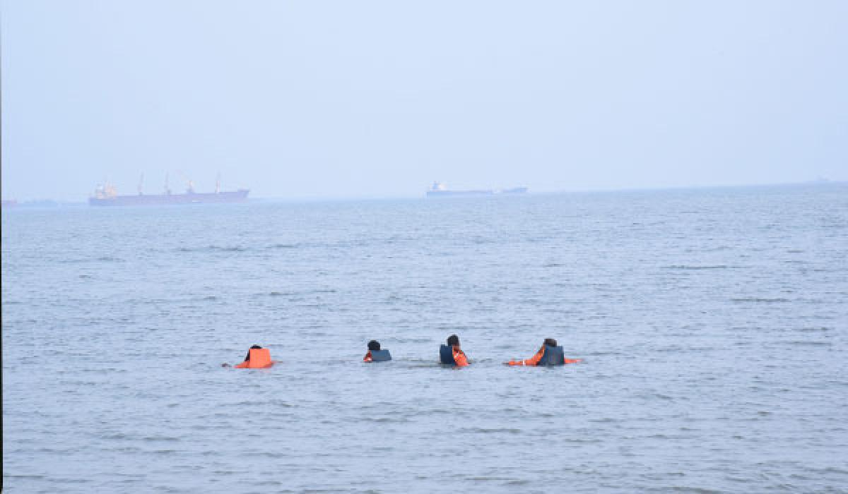 5 feared drowned at Kakinada beach