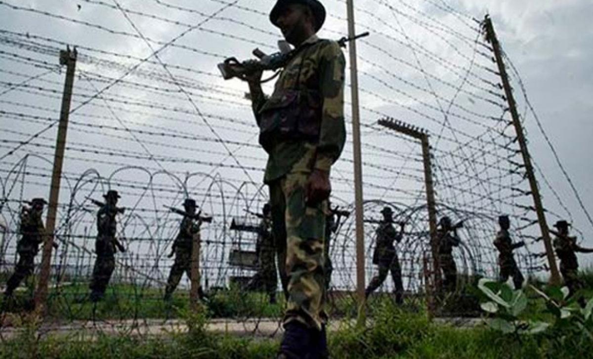 Pakistan troops violate ceasefire on LoC