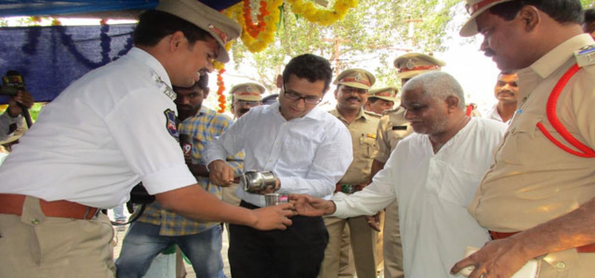 ASP inaugurates water kiosk in Bhadrachalam