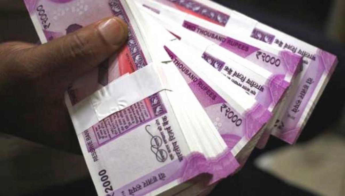 Rupee NDFs rise after Modis win in Indias biggest state