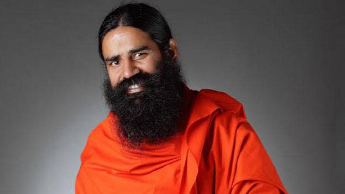 Ramdev pays courtesy call on Raj Thackeray