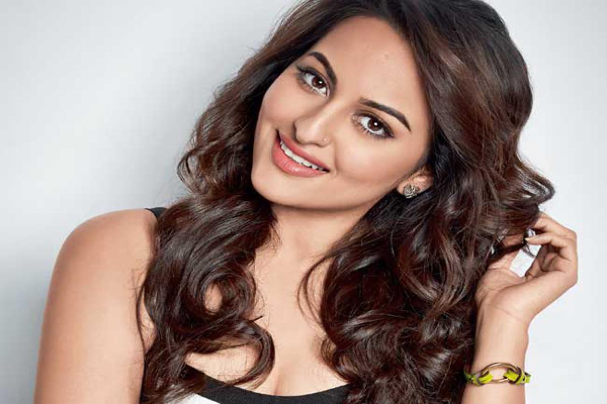 My father is a politician doesnt mean i should jump into it says Sonakshi 