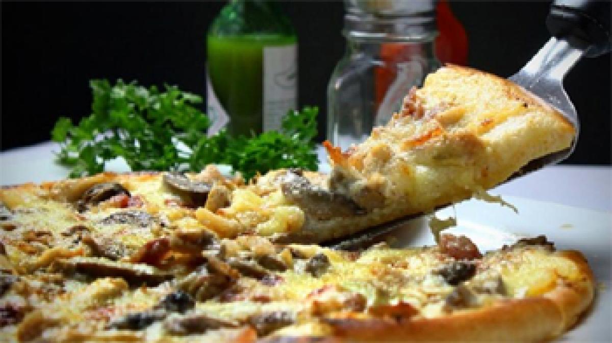 US man angry over late pizza charged with terrorist threats