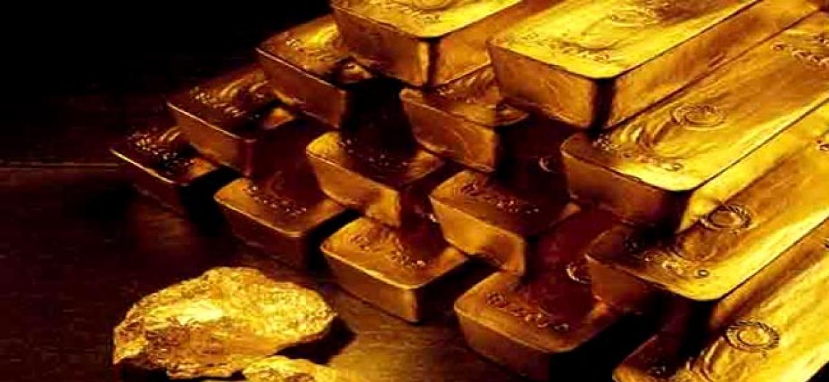 Gold below Rs 30k; falls Rs 350 on global cues,low demand