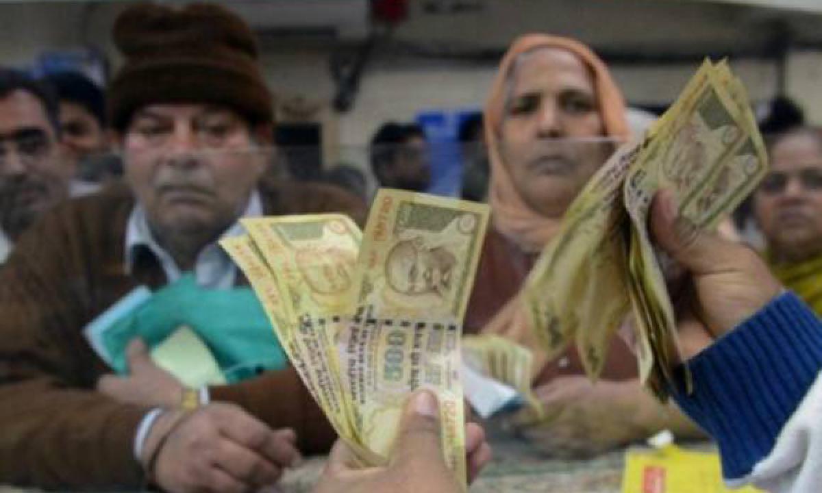 Railways, metro, bus wont accept old Rs 500 notes after Dec 10