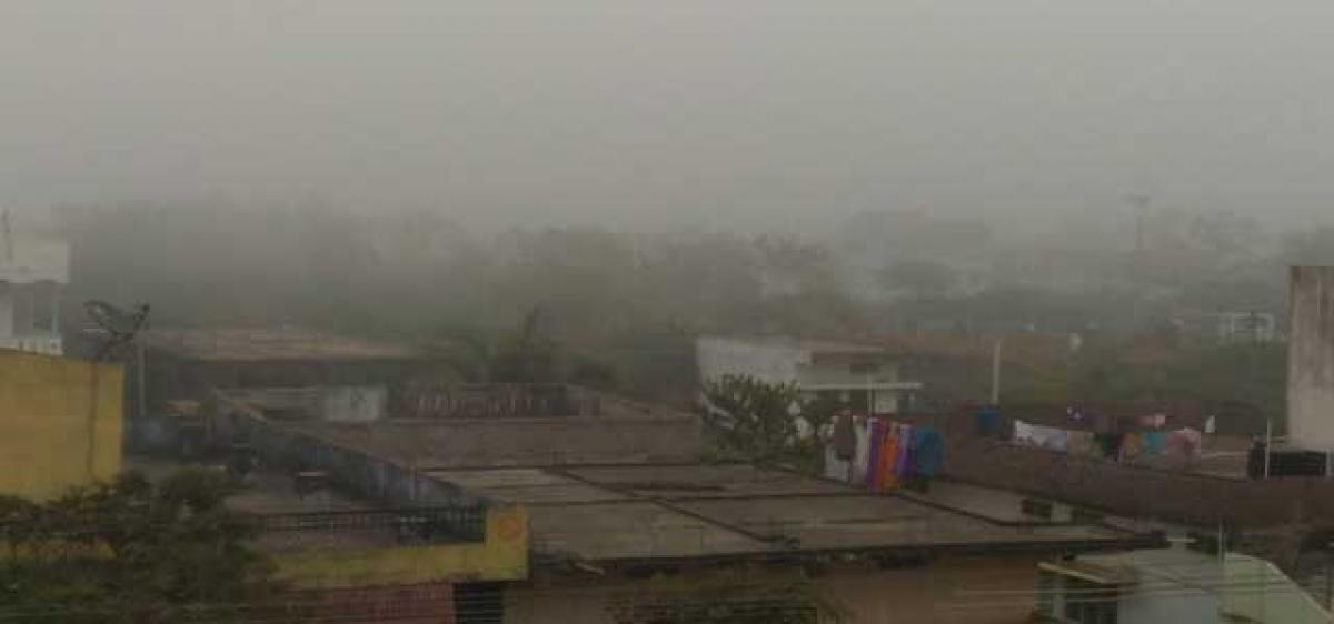 Dense fog shrouds Warangal
