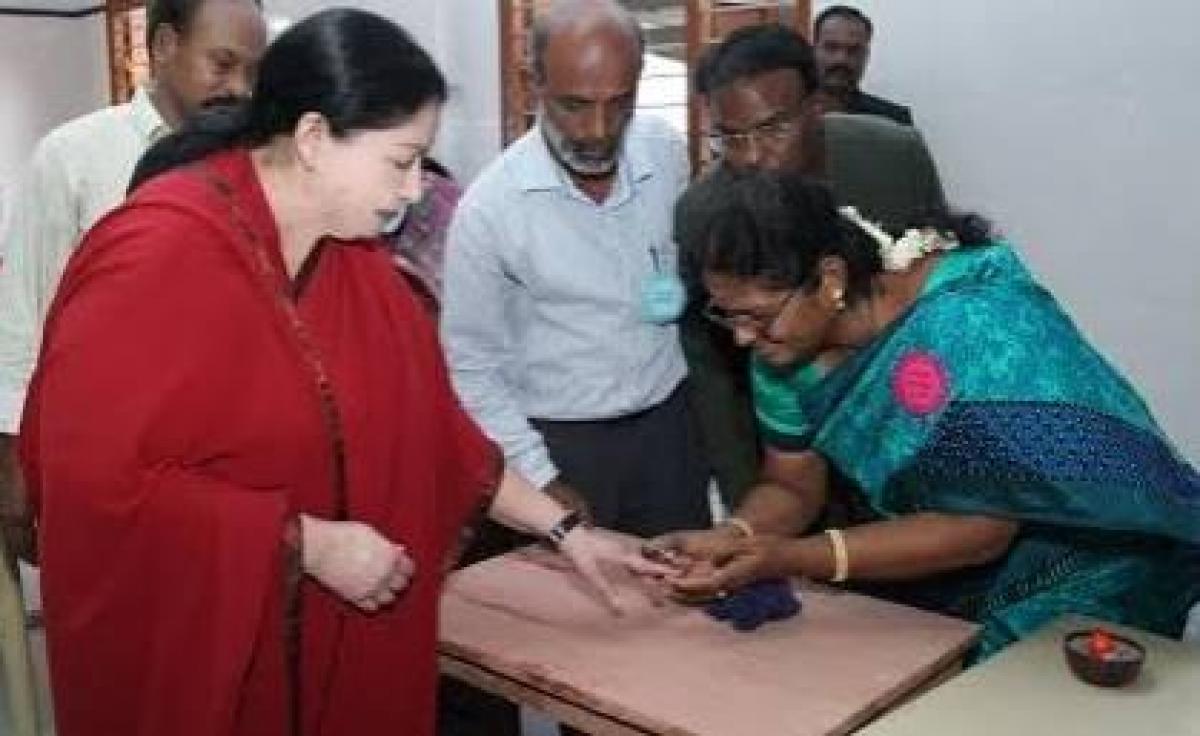 Jayalalithaa at Chennais Stella Maris college confident about comeback