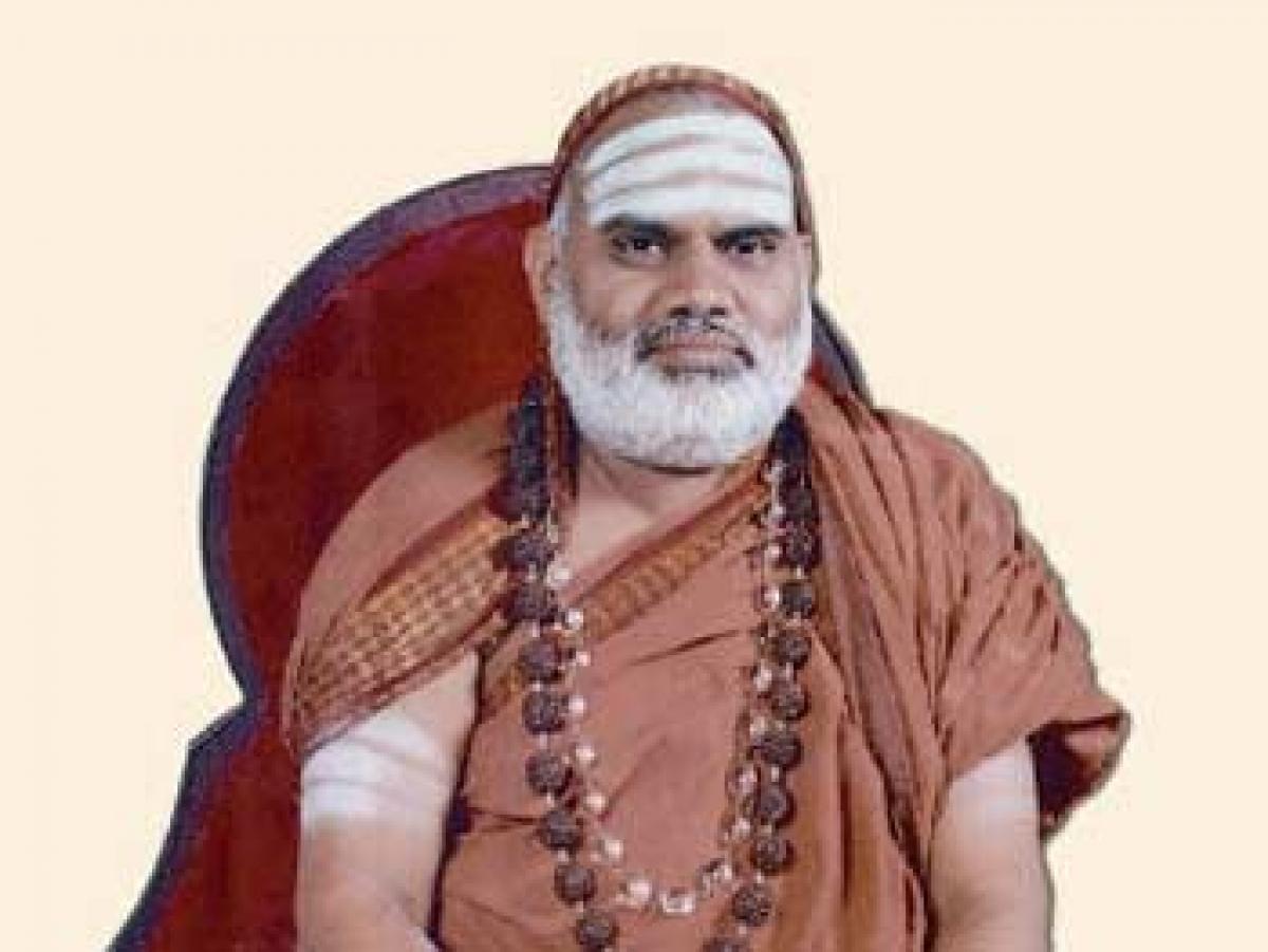 KCR invites Sringeri Seer for Yagam