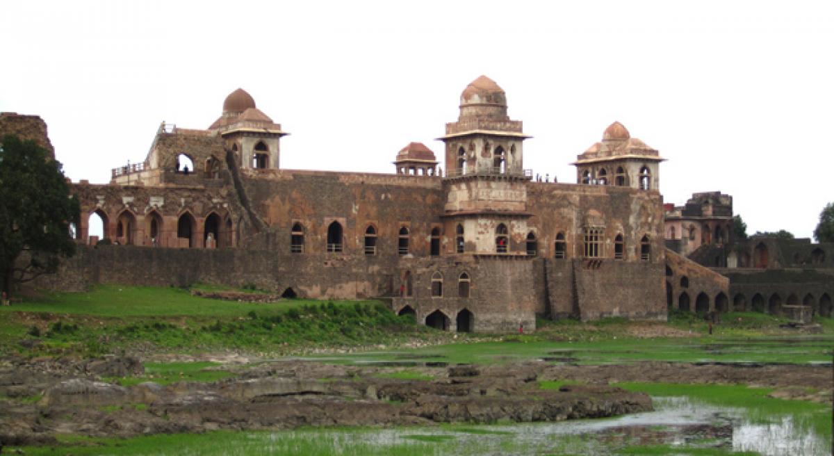 Mandu: A mesmerising monsoon getaway