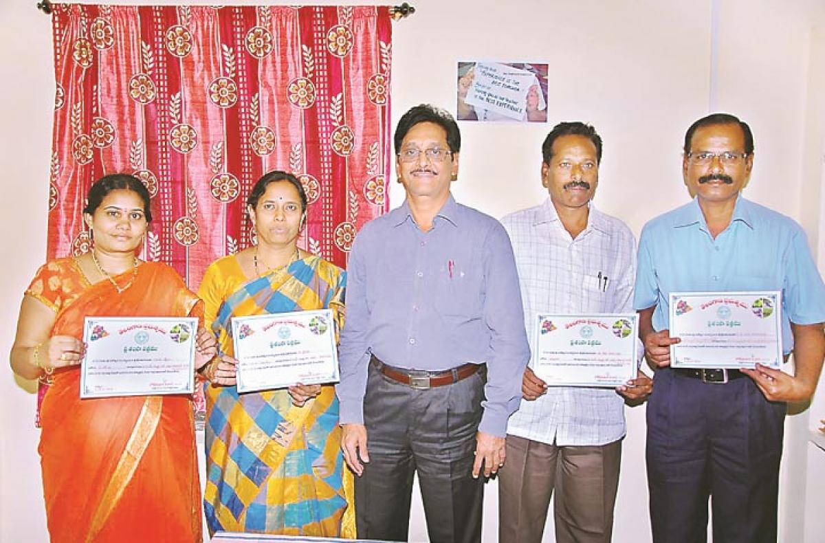 Best teacher awards for social welfare schools, colleges