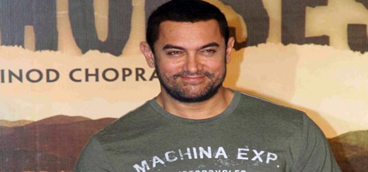 As Dangal nears release, it’s back to smoking for Aamir